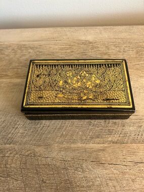 Vintage Black Lacquer Gold Gilt Trinket Box Women Ornate Medium Size